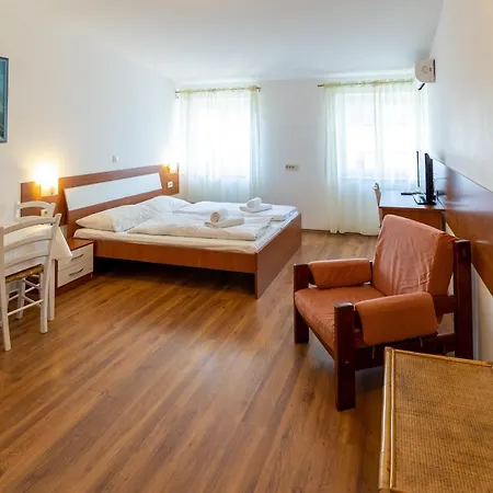 Liburnija アパート *