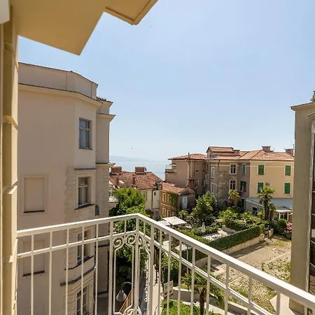 Liburnija Apartmán *
